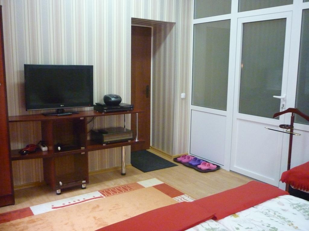 Hostel 3 Stars Na Oktyabryskoy Vitebsk Exterior photo