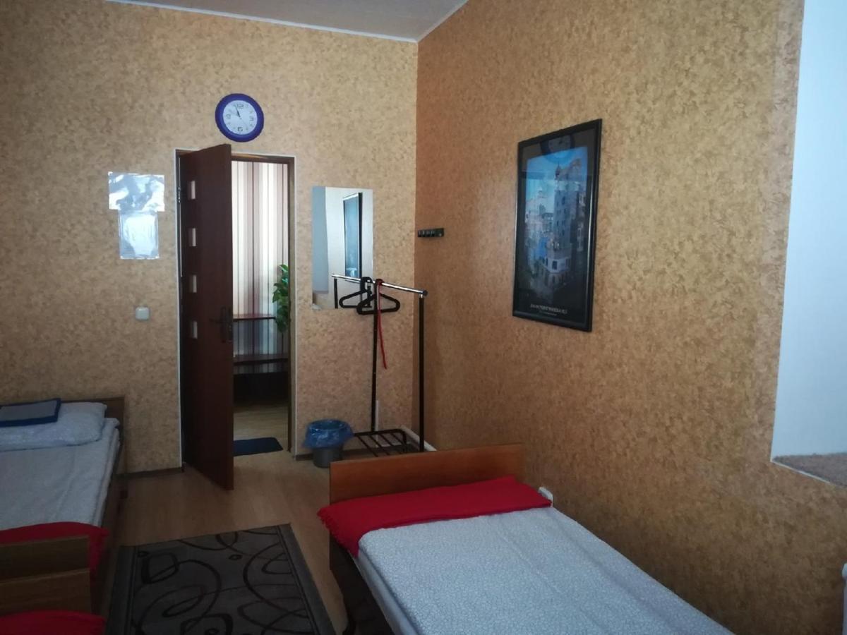 Hostel 3 Stars Na Oktyabryskoy Vitebsk Exterior photo